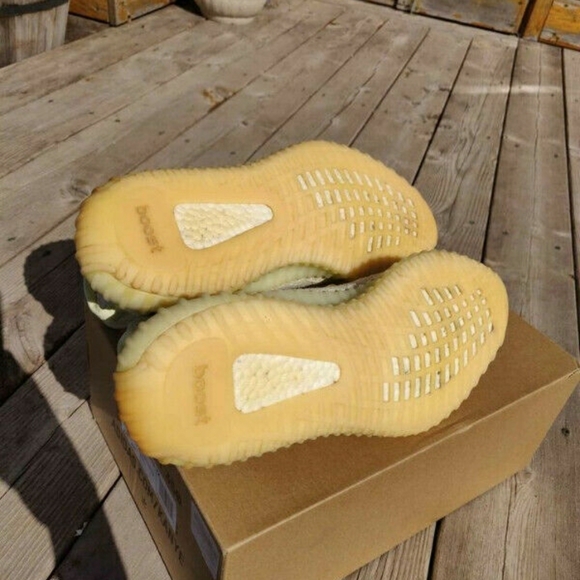 Yeezy V2 Butter - Picture 3 of 5